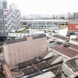 從JR川崎站步行1分鐘即可到達。